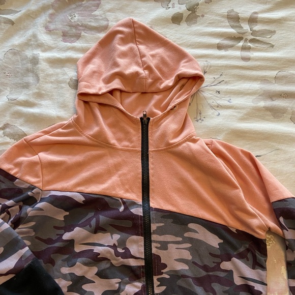 Long Fitted Hoodie - Picture 3 of 7